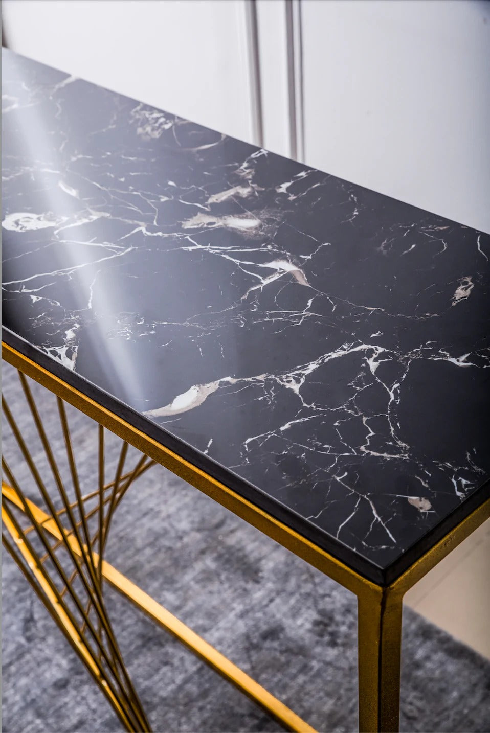 Luxury Marble Wall Console Table In Sleek Golden Rods Design