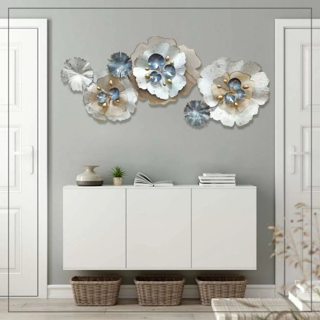 White Metal Wall Décor