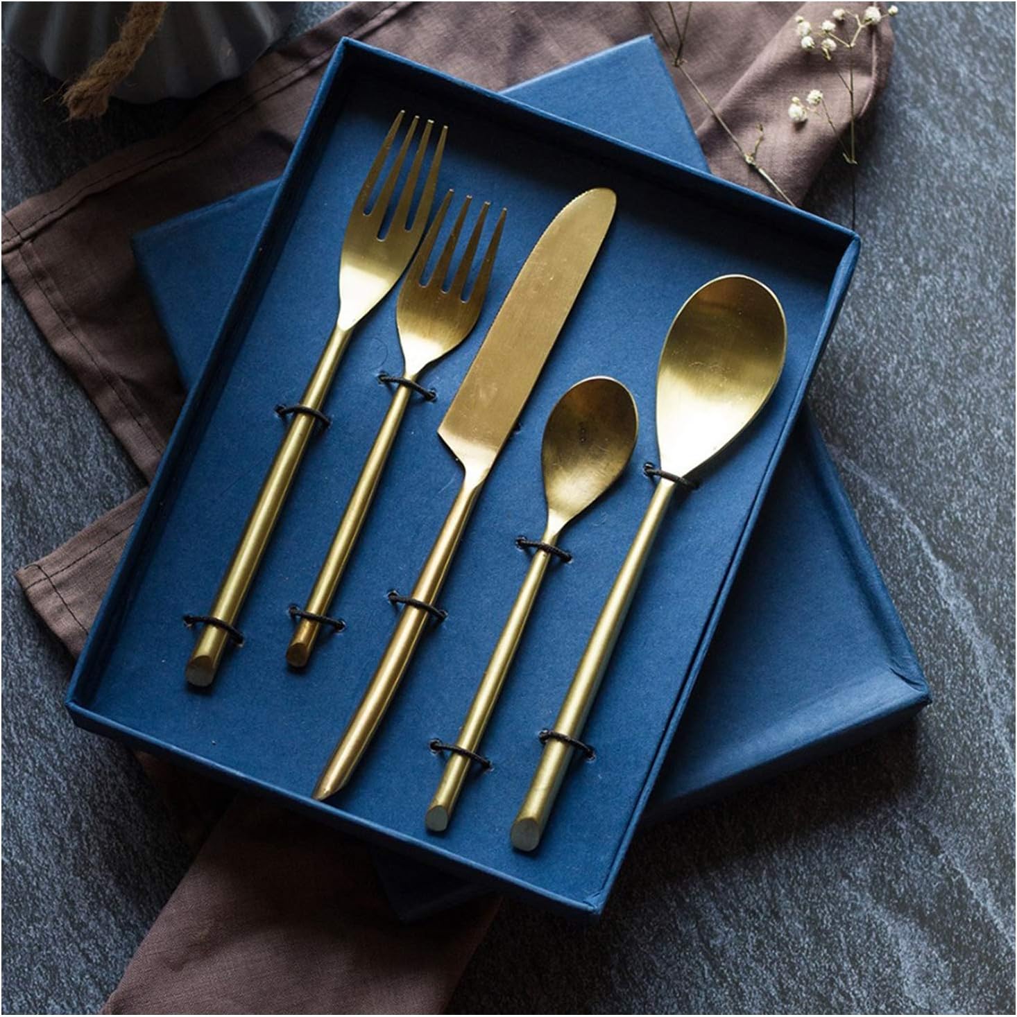 Cutlery Set of 5 Pieces Dinner Spoon, Fork & Knife Set Stainless Steel - Table Spoon, Tea Spoon, Fork & Knife Flatware for Dining Table Gifts(Gold)