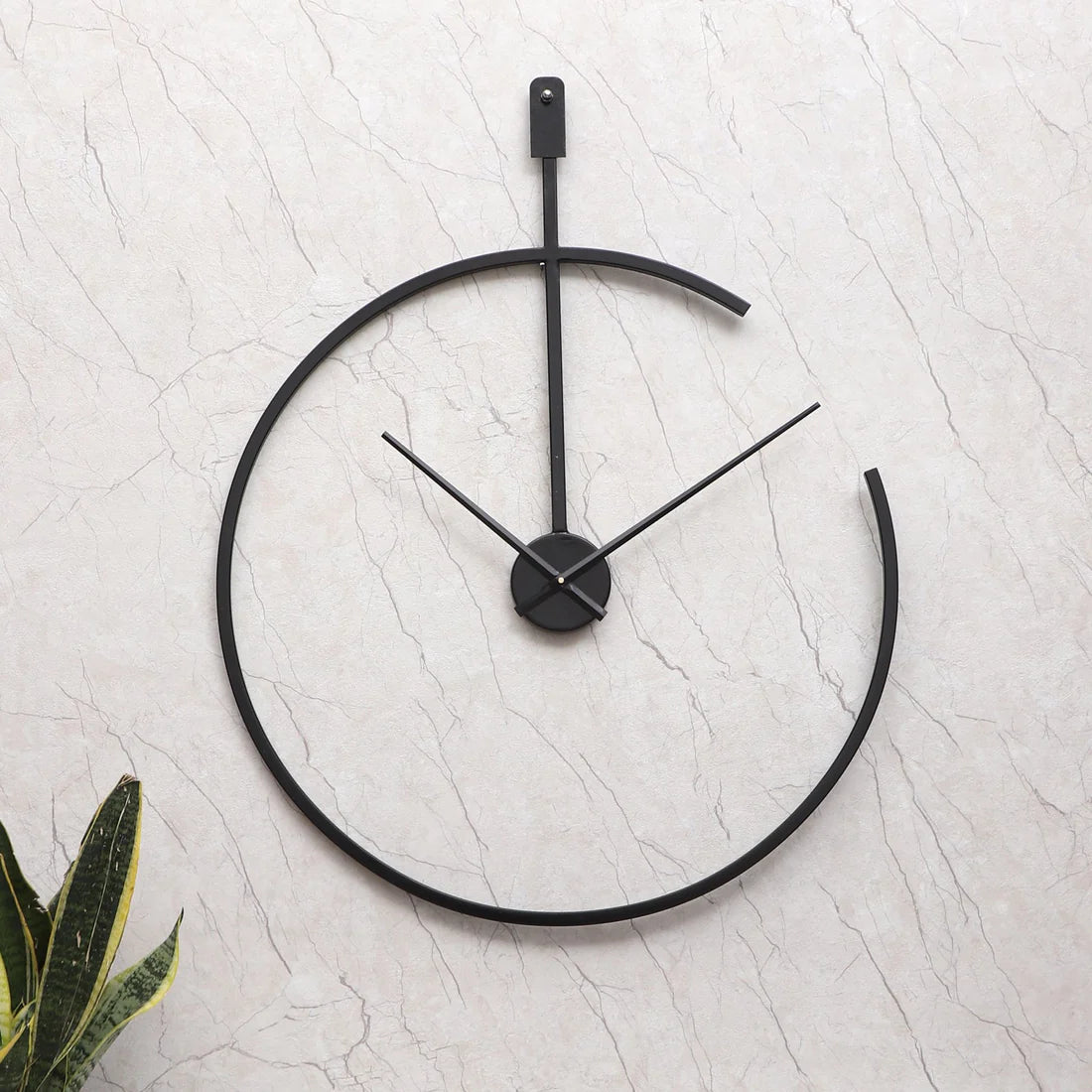 Minimal Arc Black Wall Clock